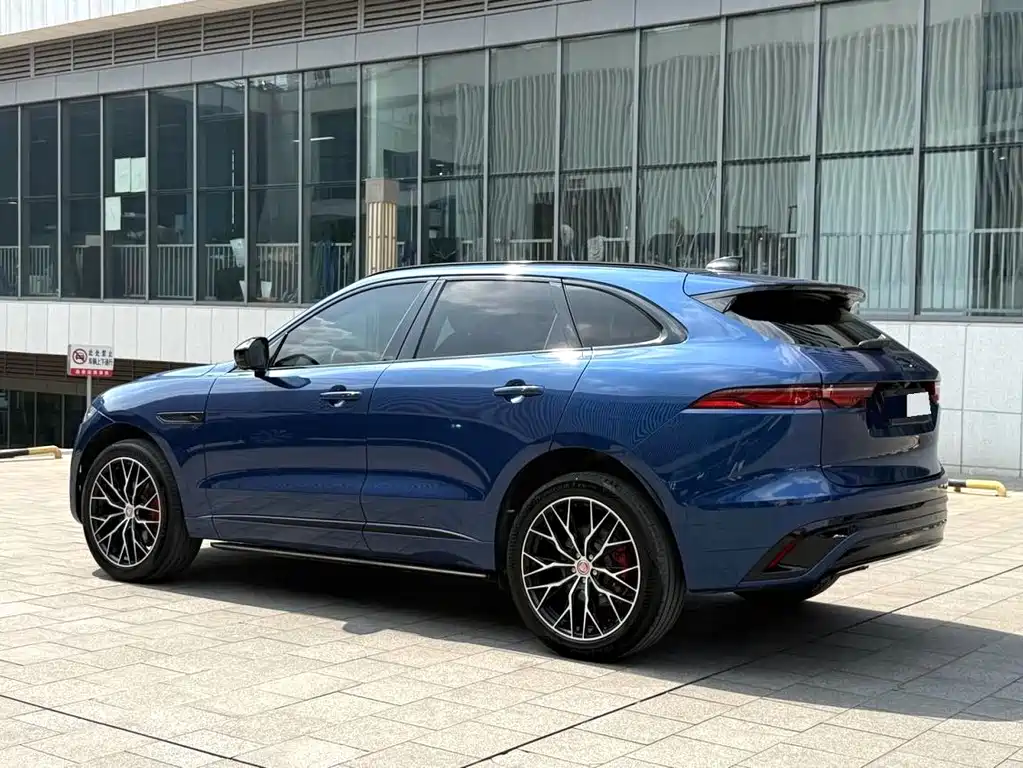 Jaguar F-PACE 2022 — фото 15