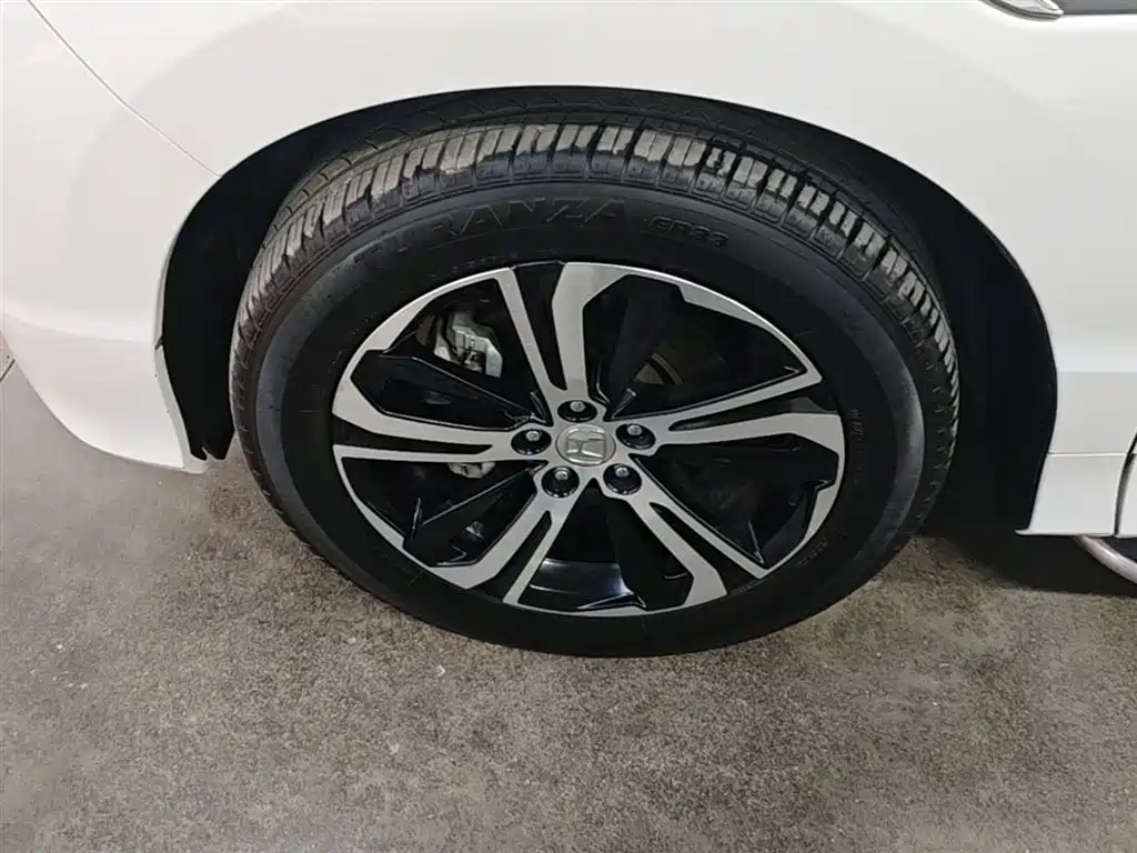 Honda UR-V 2017 — фото 23