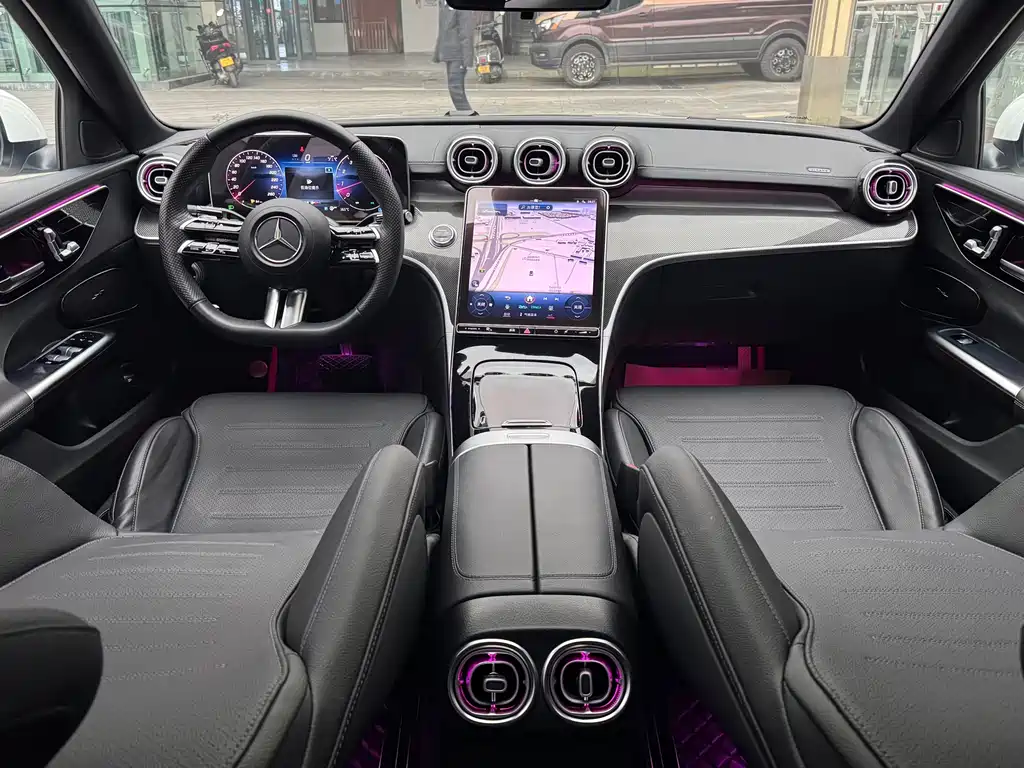 Mercedes-Benz C-Class 2023 — фото 17