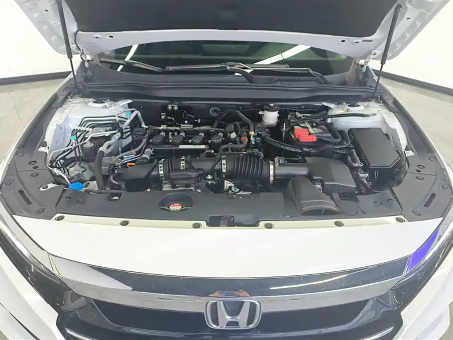 Honda Accord 2022 — фото 10