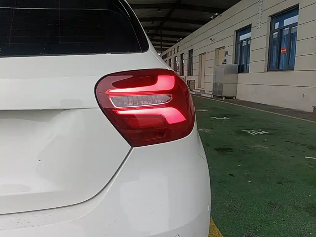 Mercedes-Benz A-Class 2018 — фото 8