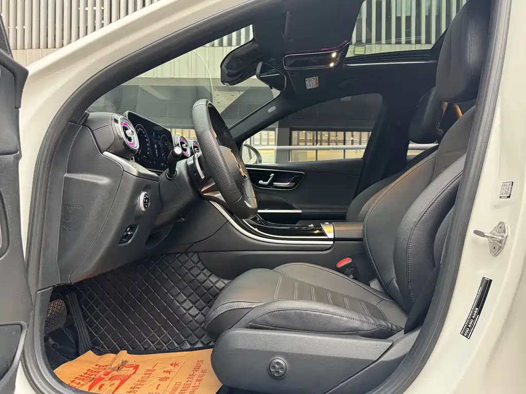 Mercedes-Benz C-Class 2023 — фото 13
