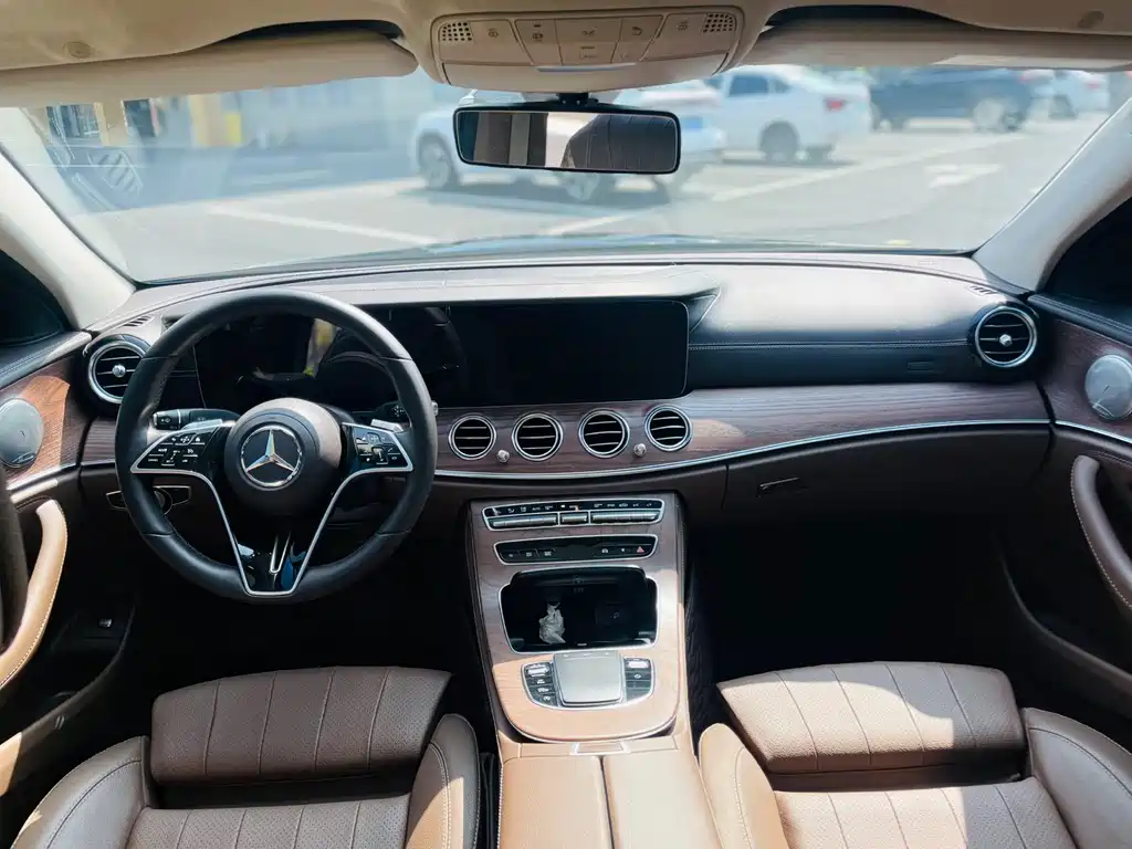 Mercedes-Benz E-Class 2023