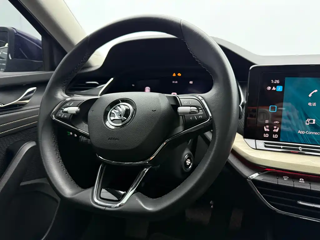 Skoda Octavia 2021 — фото 15