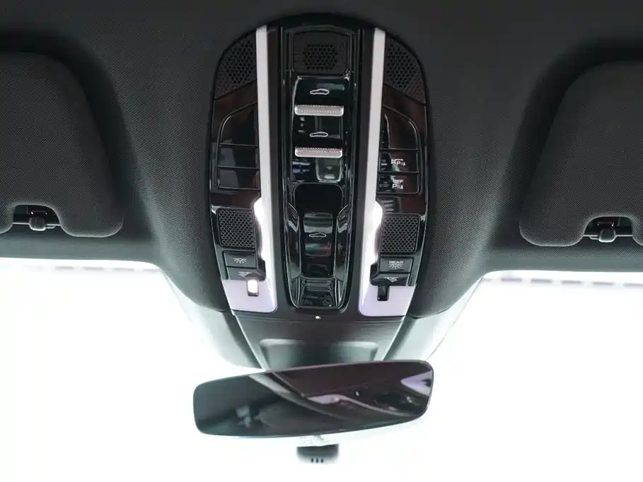 Porsche Panamera 2019 — фото 21