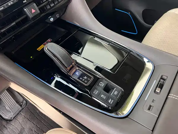 Toyota Vellfire 2024