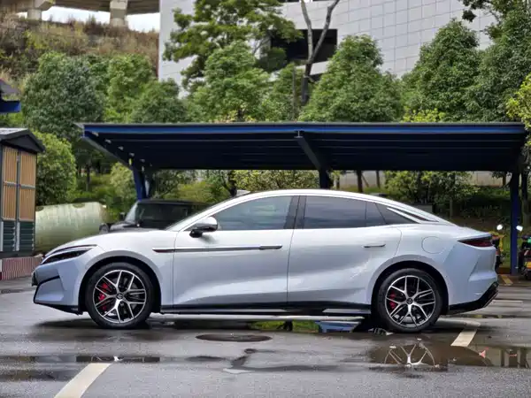 BYD Han L 2025