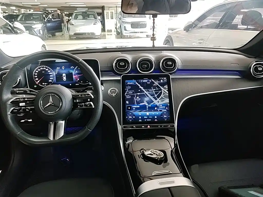 Mercedes-Benz C-Class 2024 — фото 10