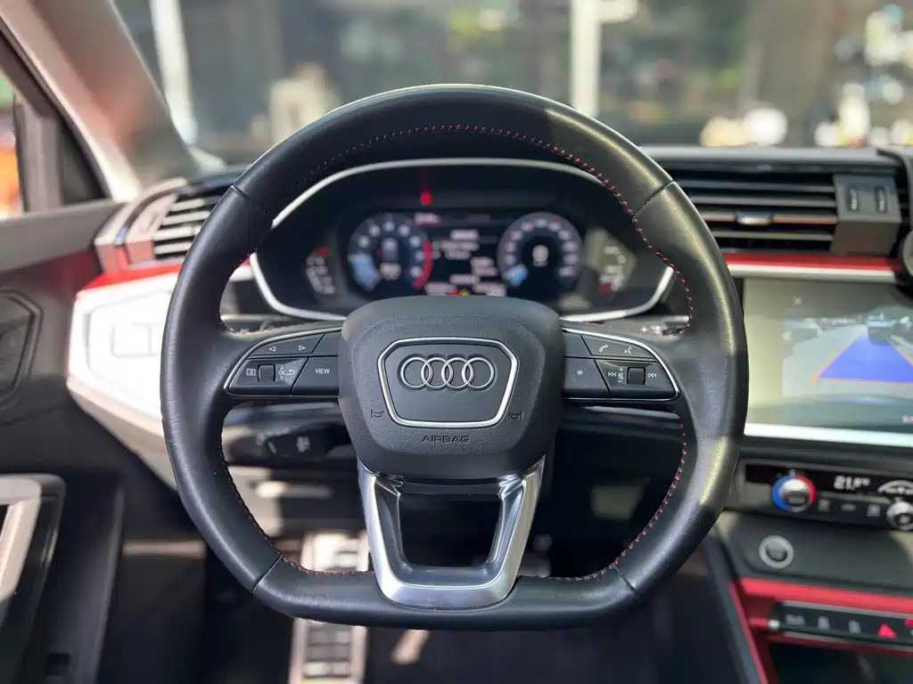 Audi Q3 2021 — фото 10