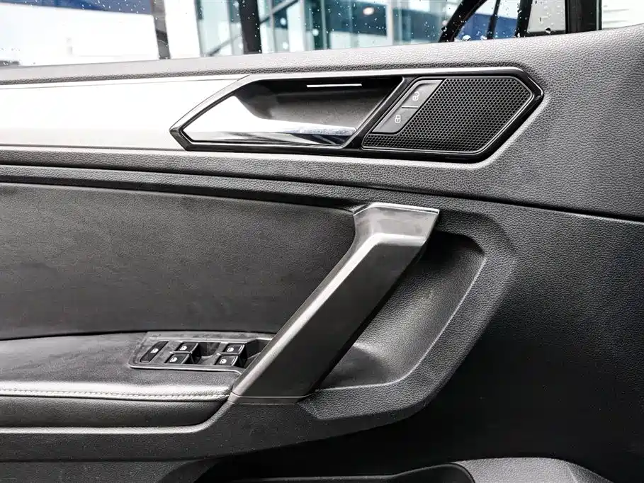 Volkswagen Tiguan L 2017 — фото 14