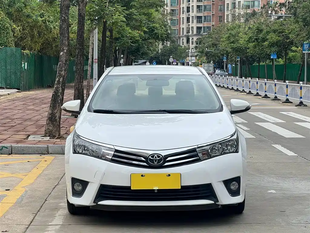 Toyota Corolla 2015 — фото 2