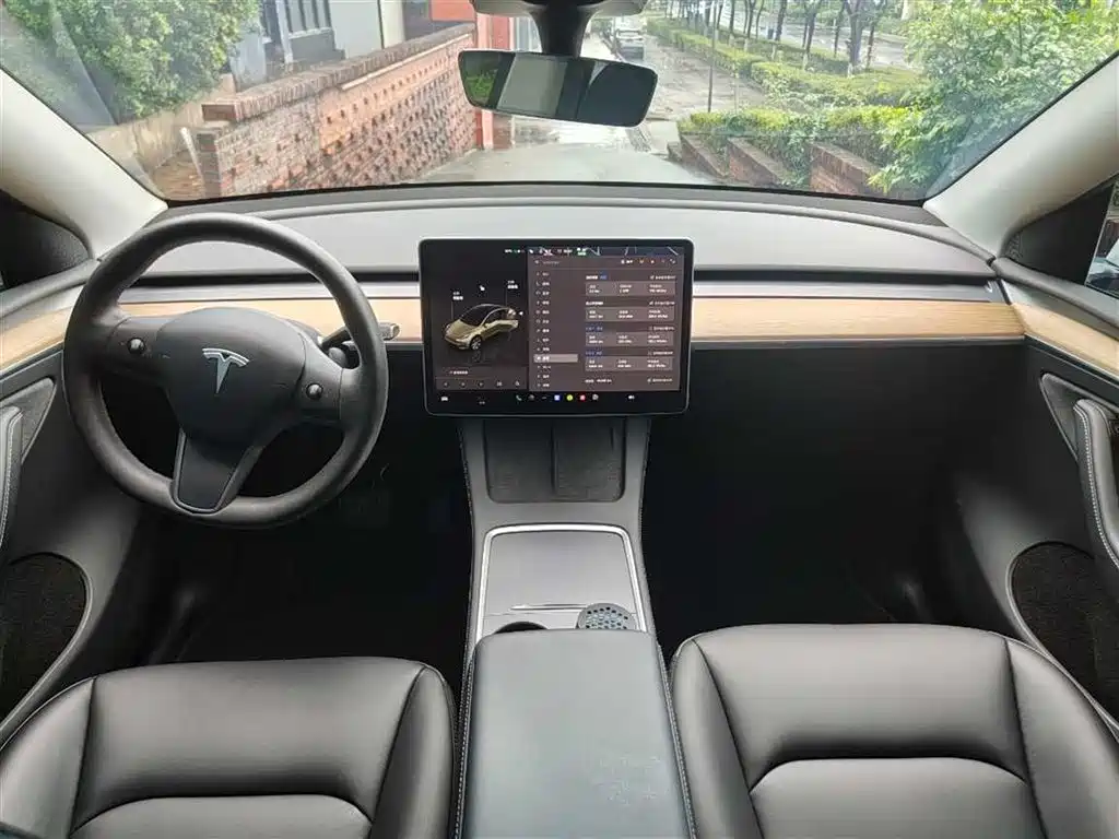 Tesla Model Y 2022 — фото 3