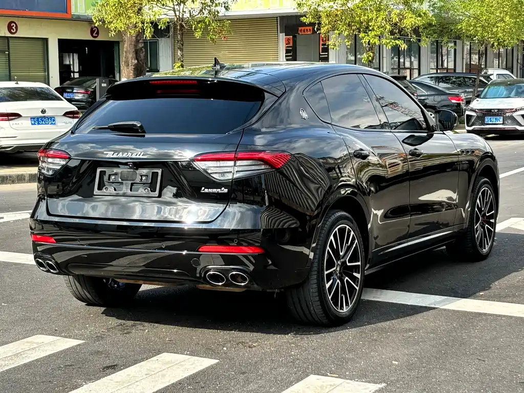 Maserati Levante 2021