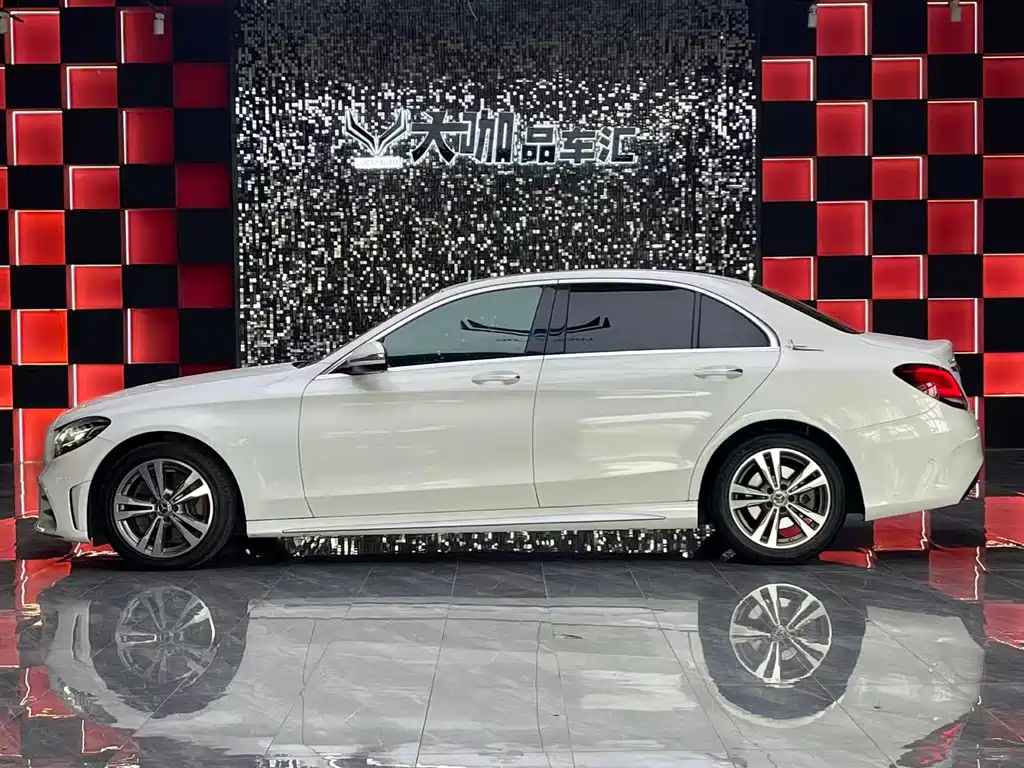 Mercedes-Benz C-Class 2020