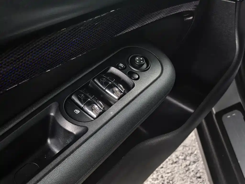 MINI Clubman 2019 — фото 16