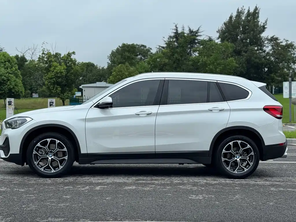 BMW X1 2021 — фото 7