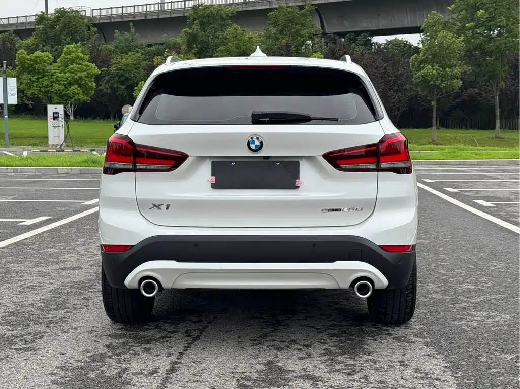 BMW X1 2021 — фото 5