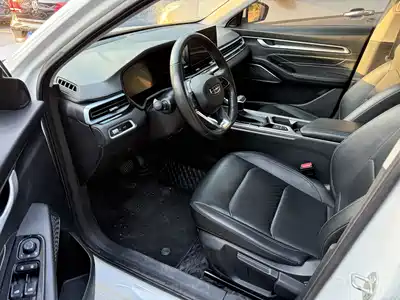 Geely Emgrand 2021