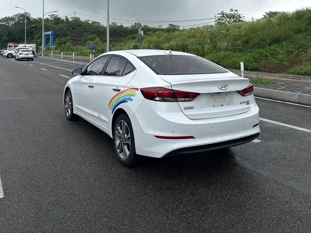Hyundai Elantra 2019