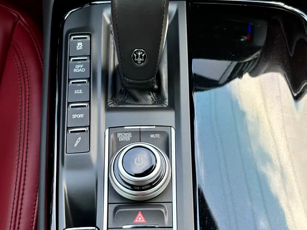 Maserati Levante 2021 — фото 19
