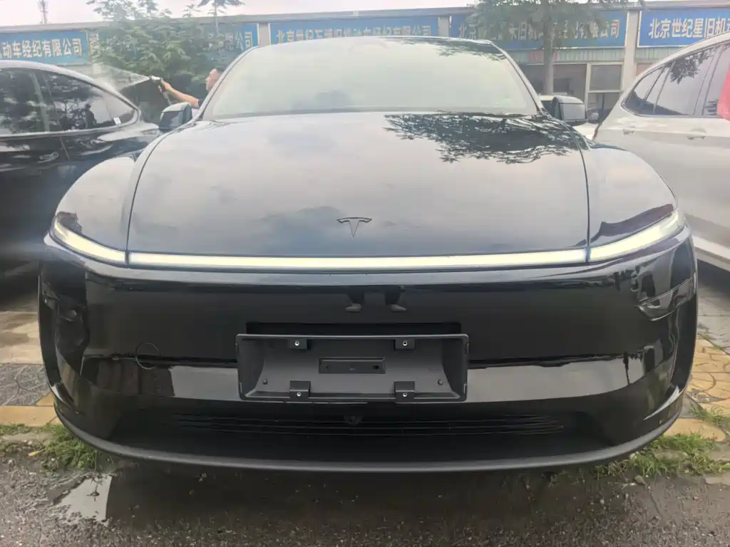 Tesla Model Y 2026