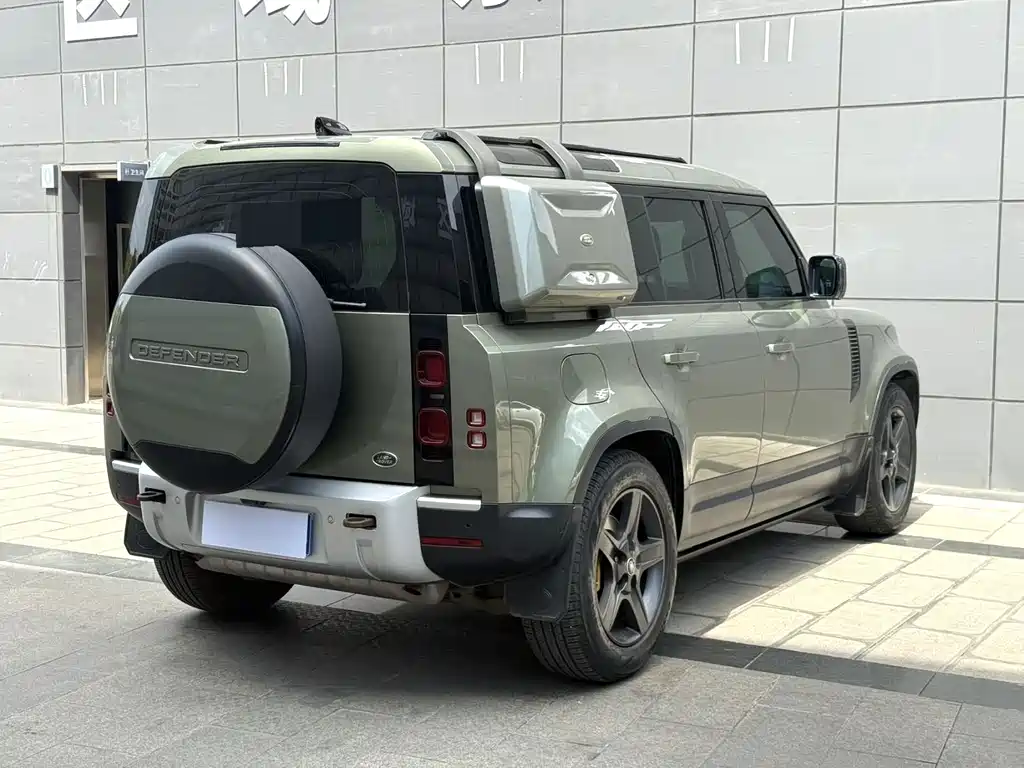 Land Rover Defender 2021 — фото 6