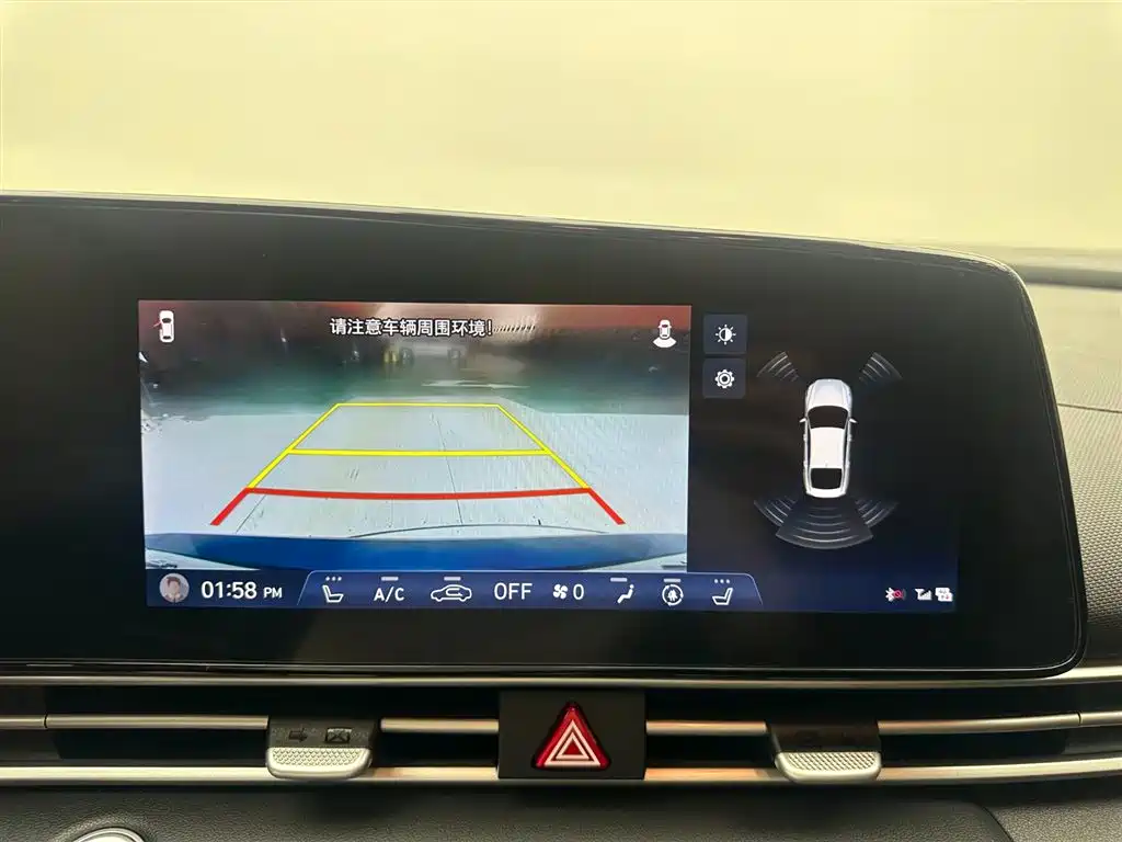 Hyundai Elantra 2023 — фото 23