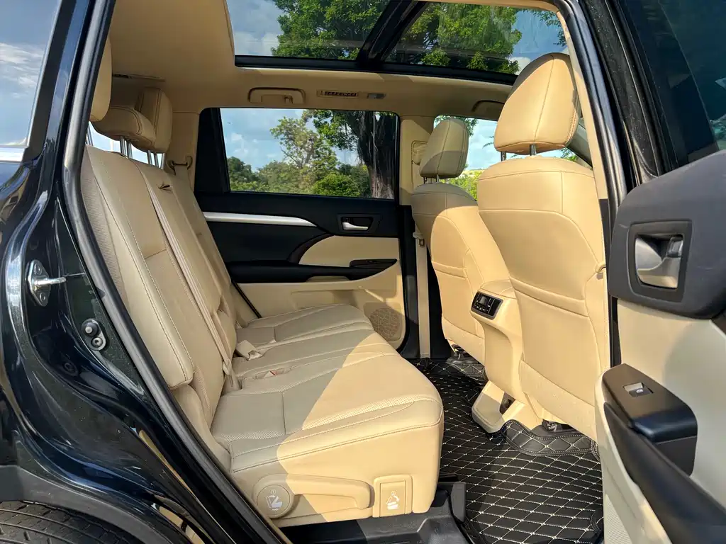 Toyota Highlander 2020 — фото 12