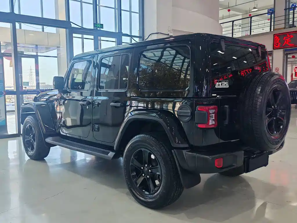 Jeep Wrangler 2022 — фото 21