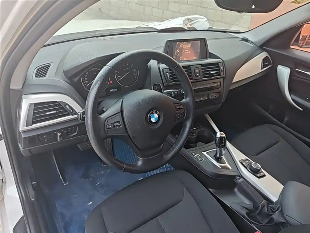 BMW 1 Series 2015 — фото 11