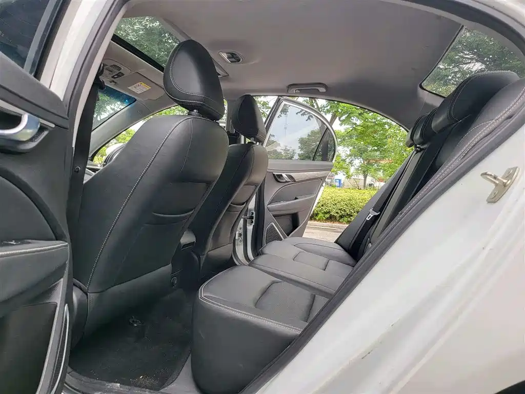 Geely Emgrand 2019