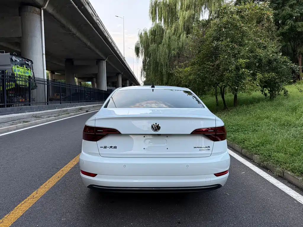 Volkswagen Sagitar 2021