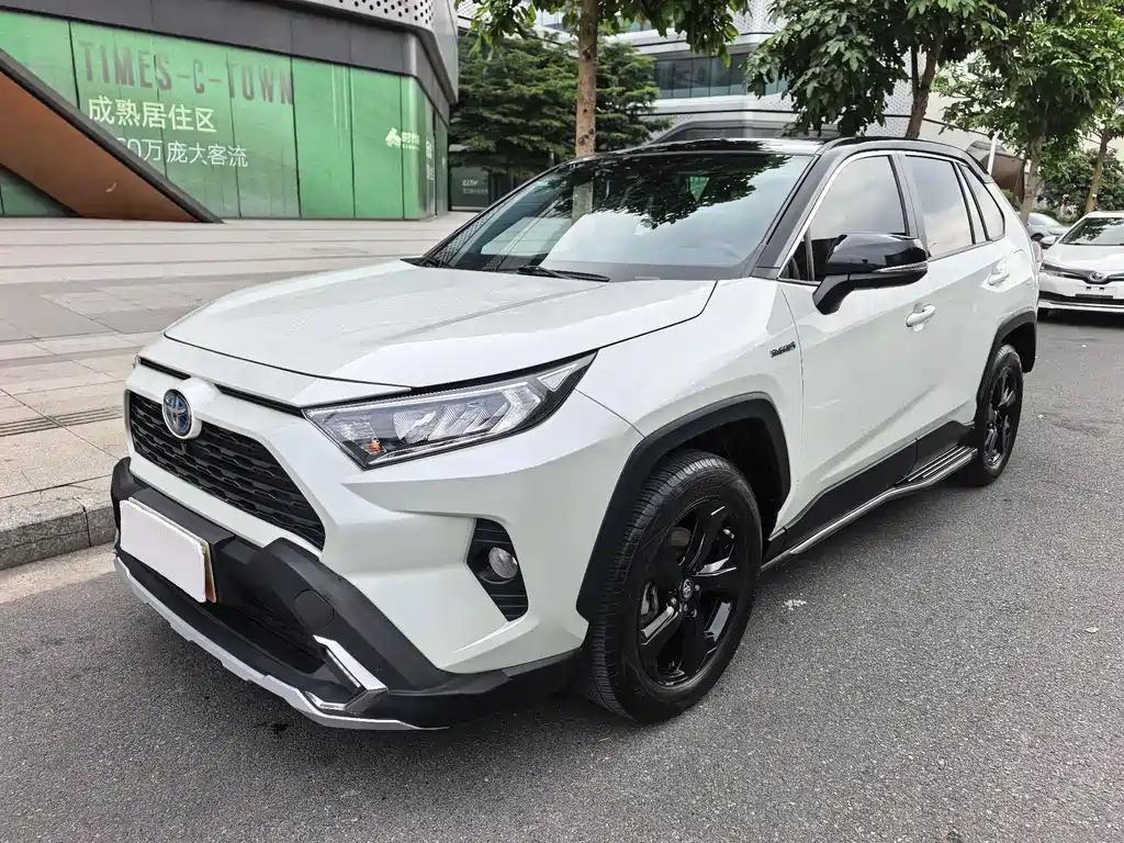 Toyota RAV4 2020 — фото 1