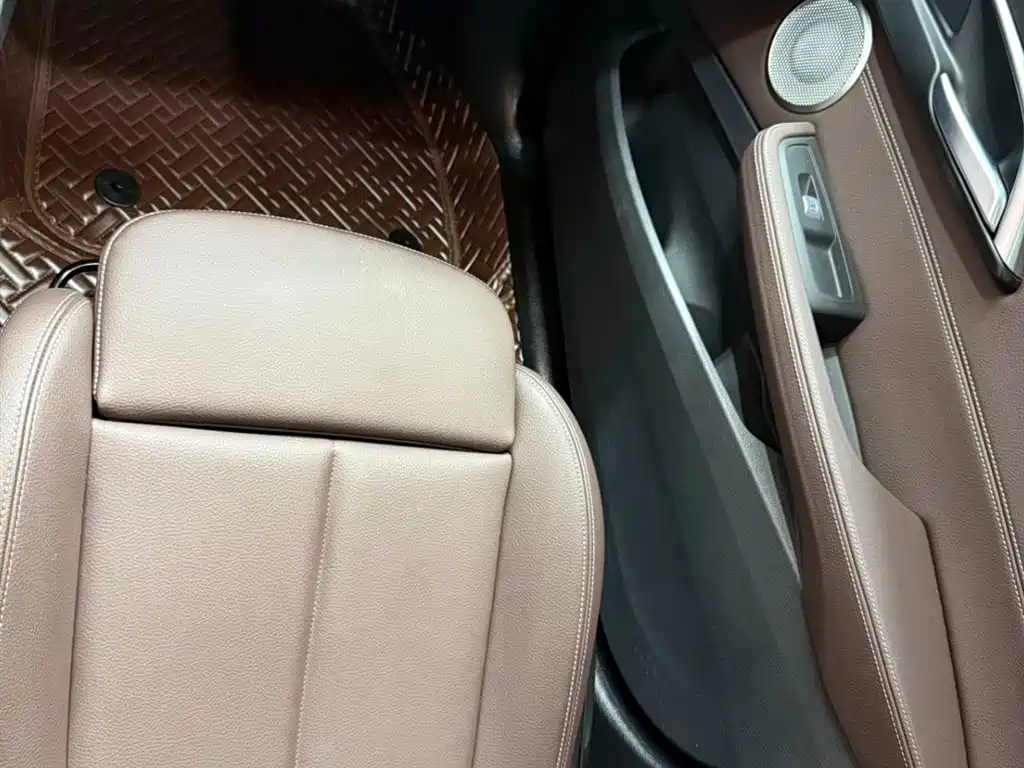 BMW 1 Series 2022 — фото 13