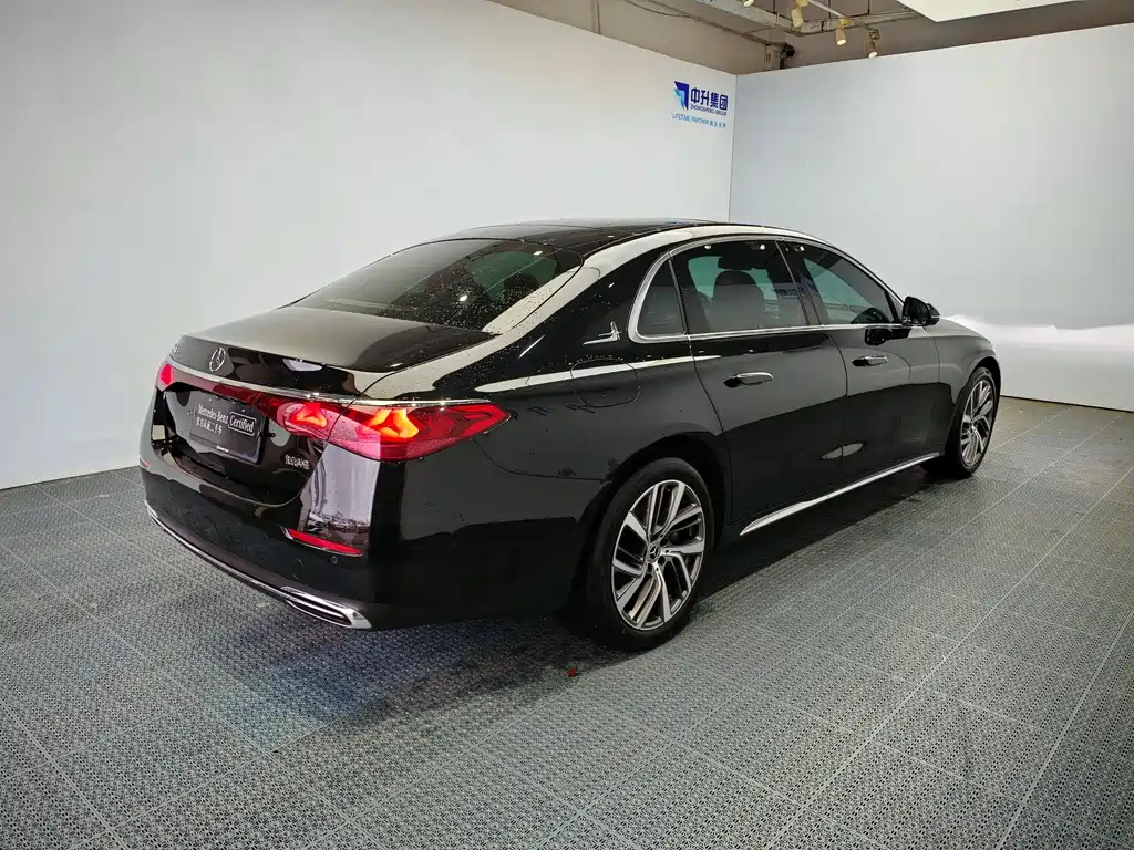Mercedes-Benz E-Class 2025