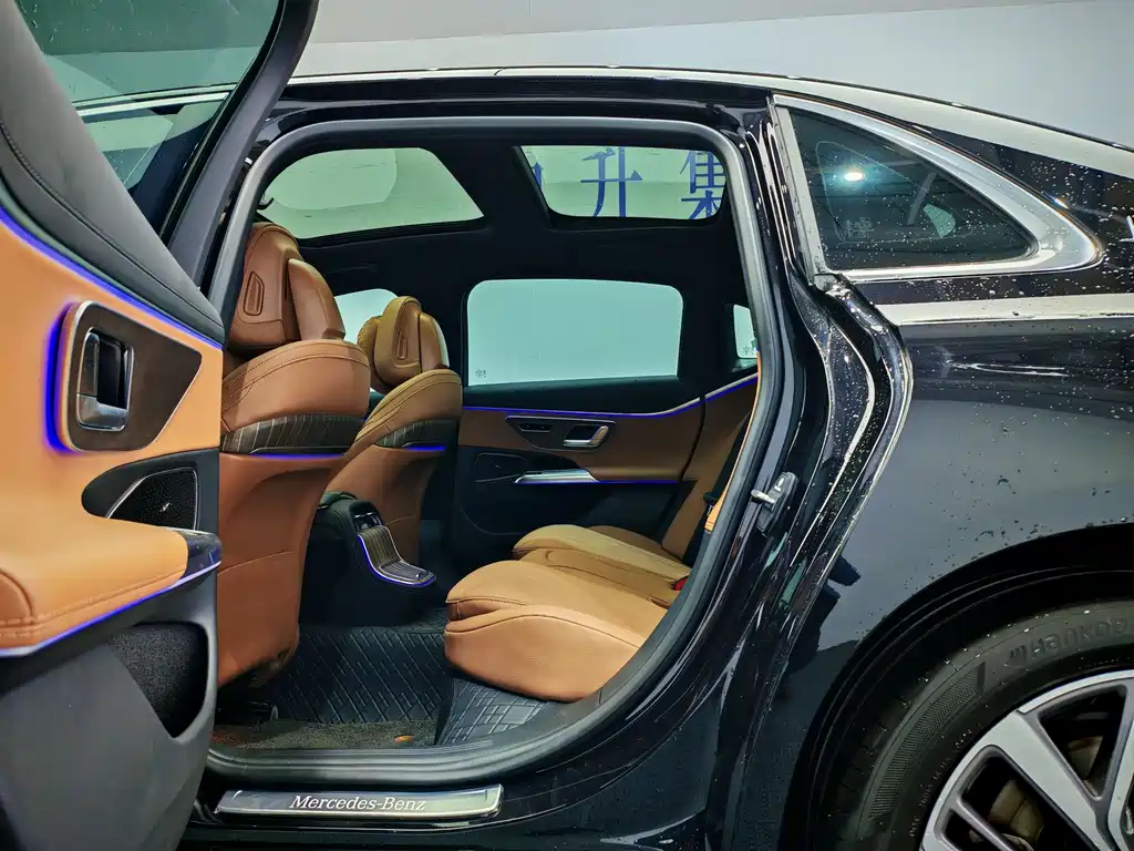 Mercedes-Benz E-Class 2025 — фото 11