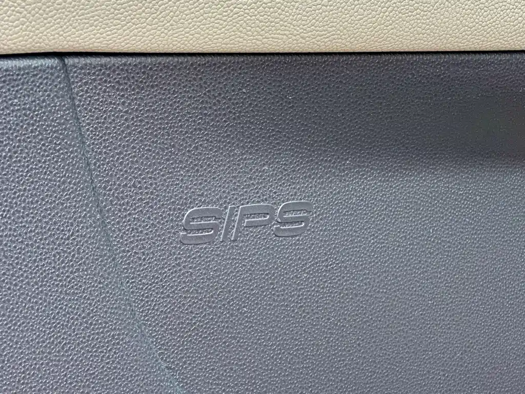 Volvo C30 2013 — фото 22