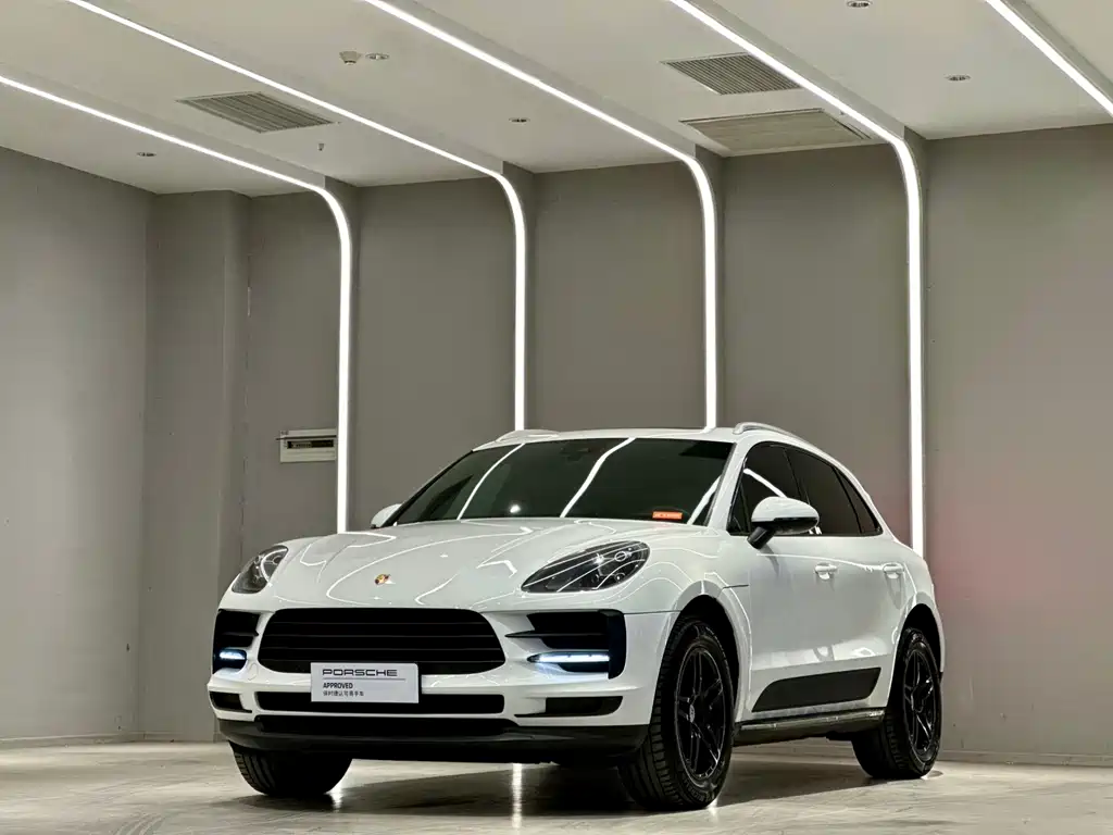 Porsche Macan 2019 — фото 1