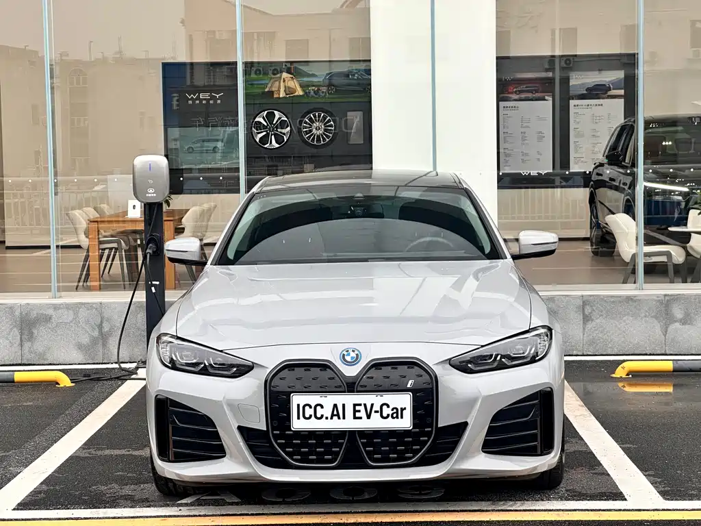 BMW i4 2025 — фото 2