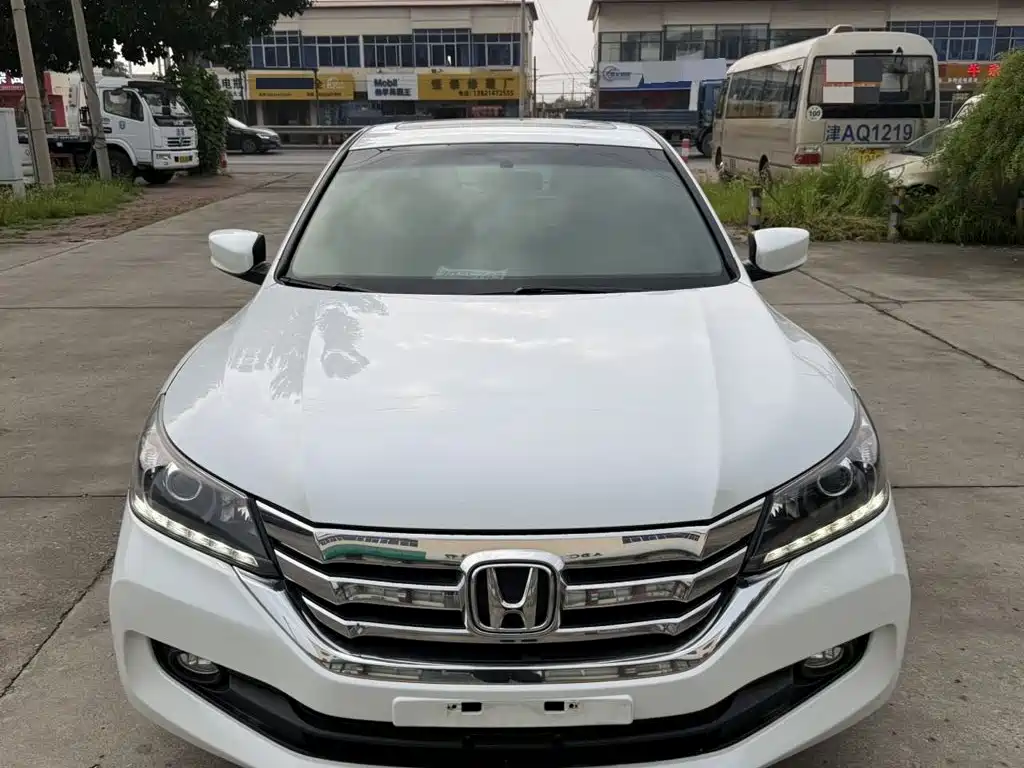 Honda Accord 2015 — фото 2