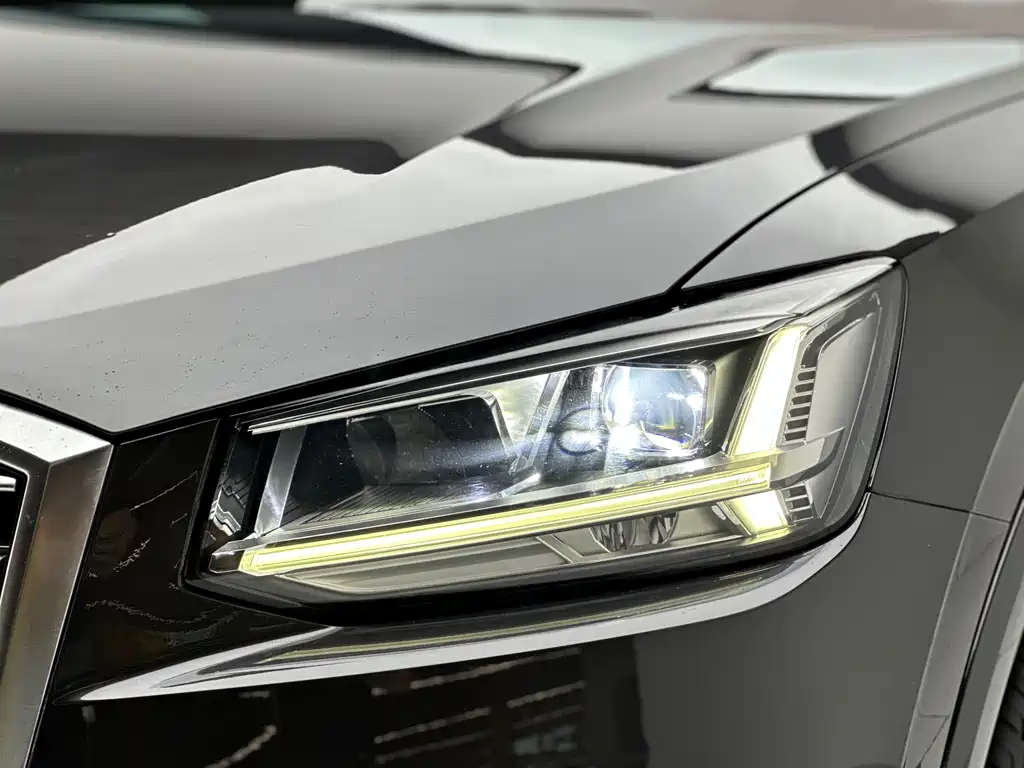 Audi Q2L 2019 — фото 17