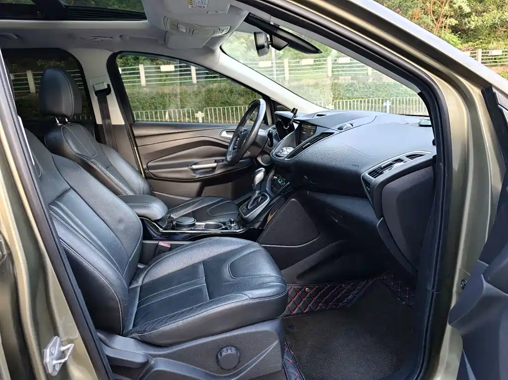 Ford Kuga 2014 — фото 15