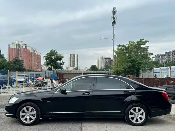Mercedes-Benz S-Class 2013
