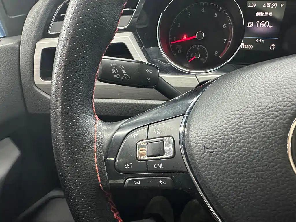 Volkswagen Touran 2018 — фото 15
