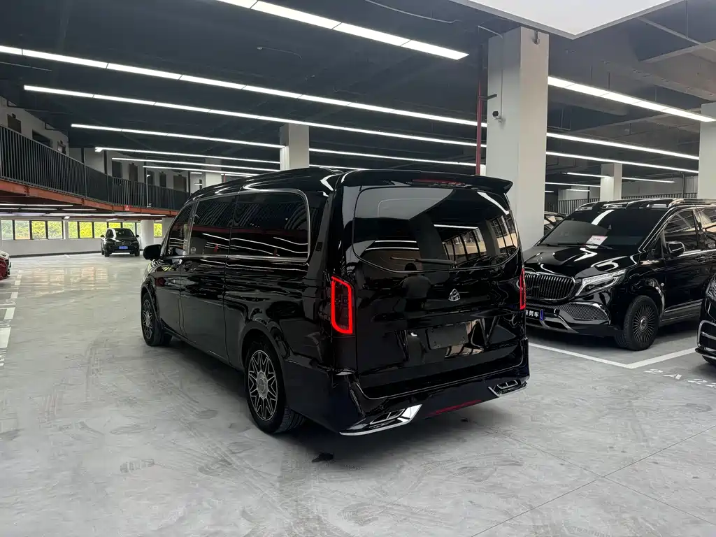 Mercedes-Benz Vito 2023 — фото 14