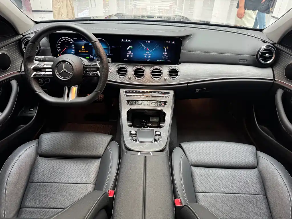 Mercedes-Benz E-Class 2021 — фото 15