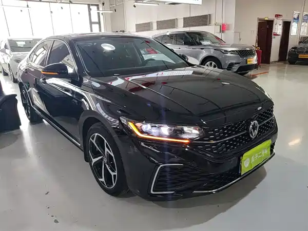 Volkswagen Passat 2025