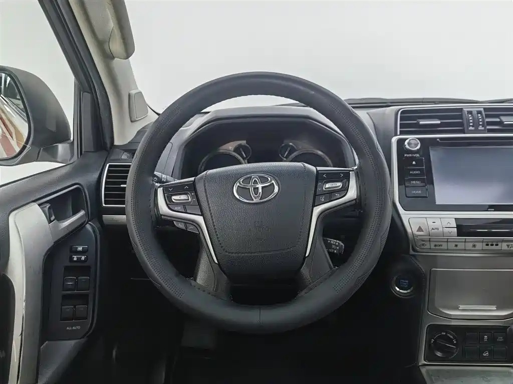 Toyota Prado 2020 — фото 11