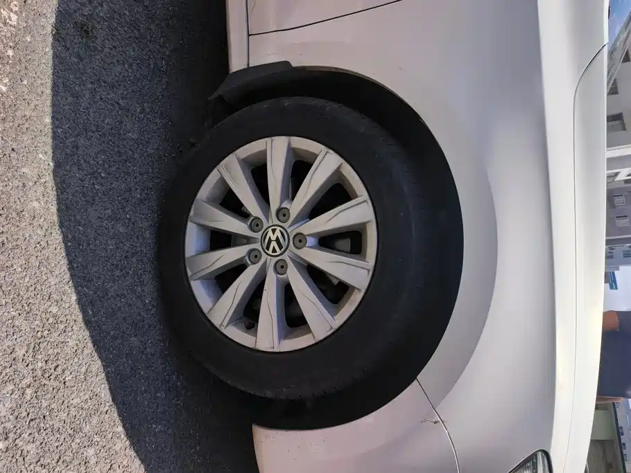 Volkswagen Sagitar 2015