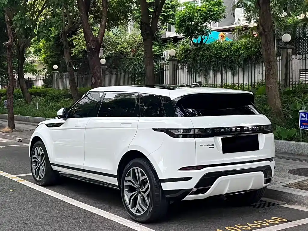 Land Rover Range Rover Evoque 2022 — фото 17